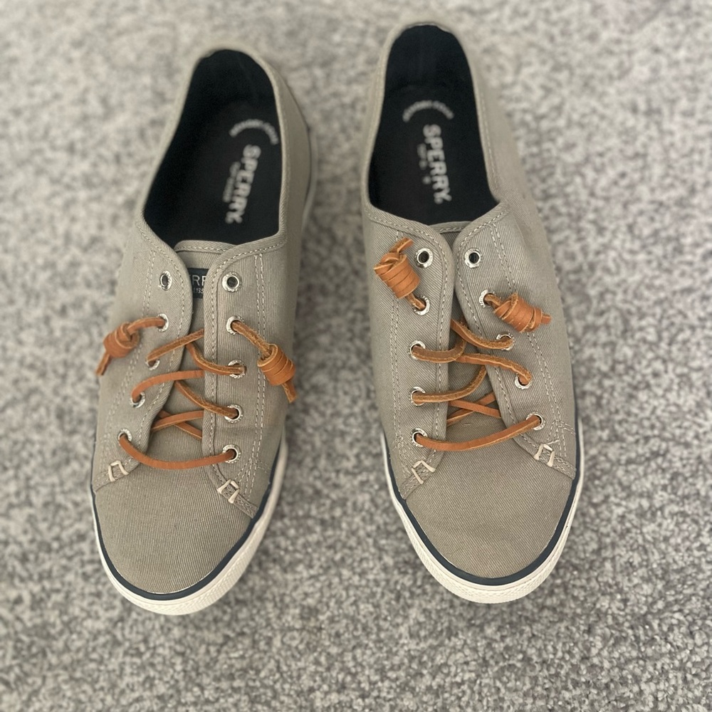 Sperry boat shoes